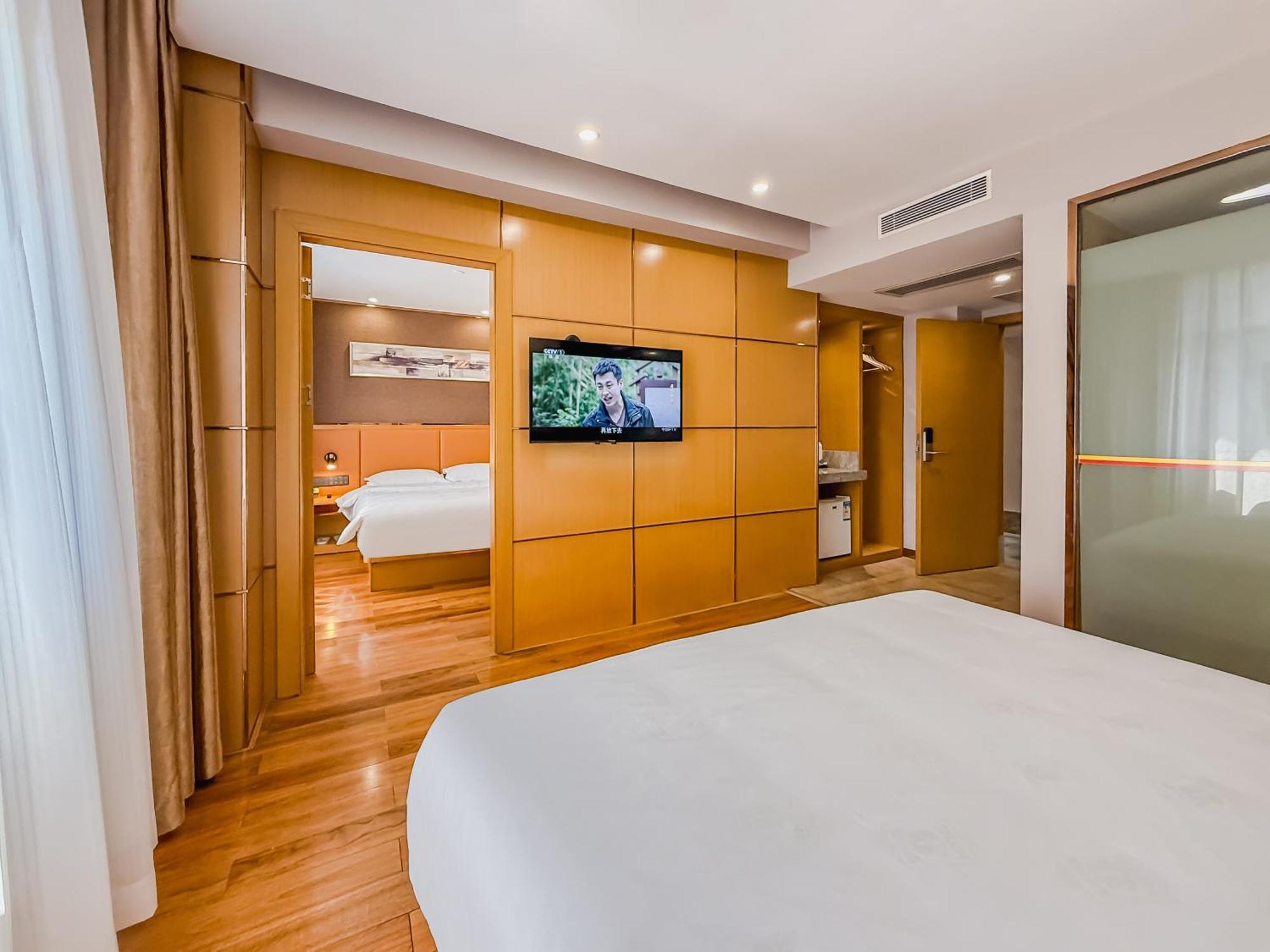 Super 8 Hotel Select Guangzhou Railway Station Xicun Subway Station Экстерьер фото